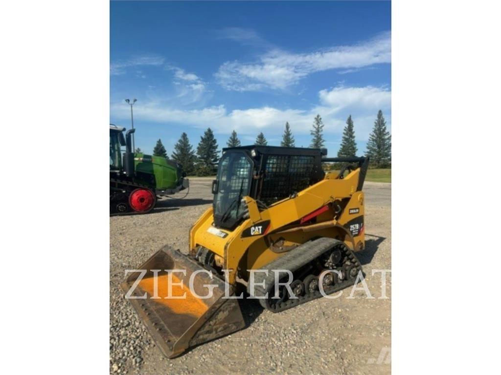 CAT 257B3 Pásové nakladače