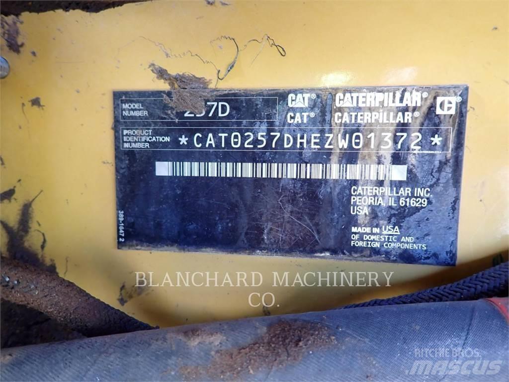 CAT 257D Pásové nakladače