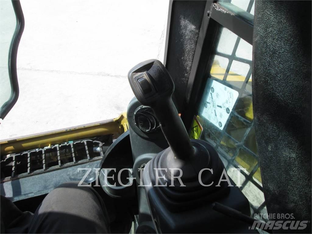 CAT 257D Pásové nakladače