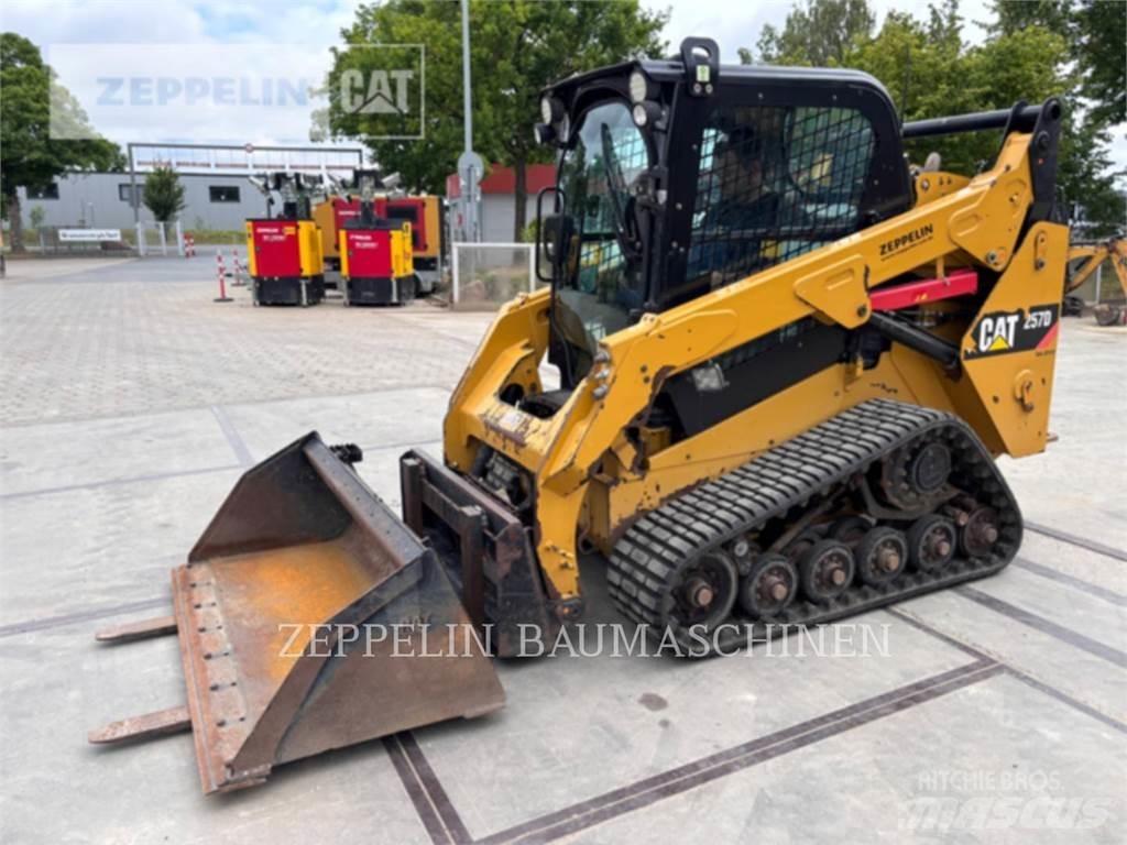 CAT 257D Smykem řízené nakladače