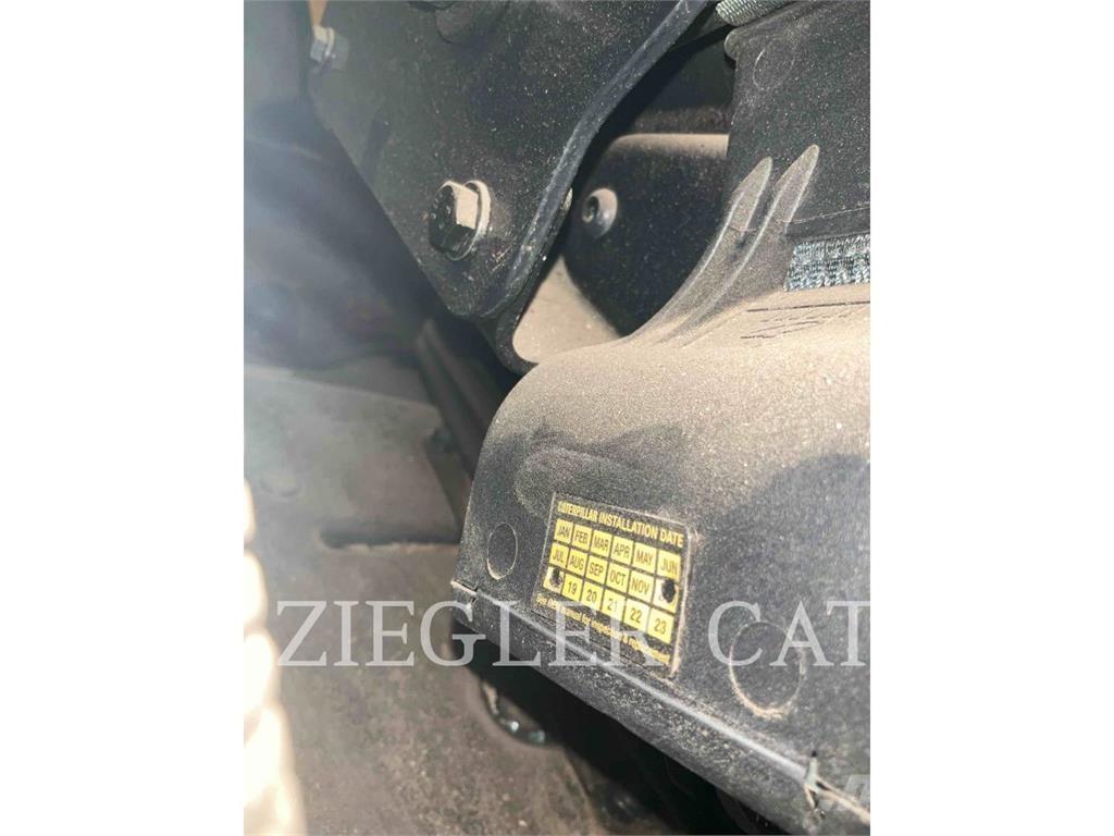 CAT 257D Pásové nakladače