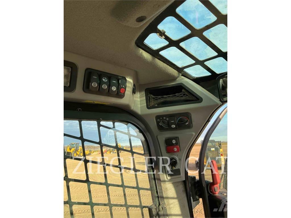 CAT 257D Pásové nakladače