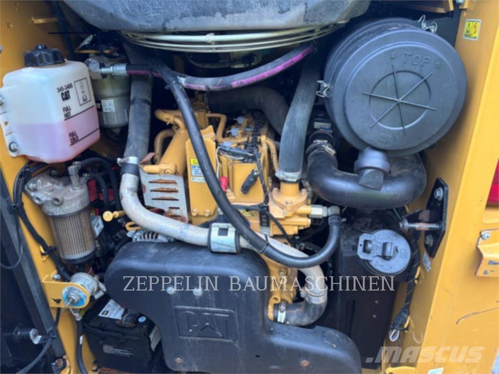 CAT 259D Smykem řízené nakladače