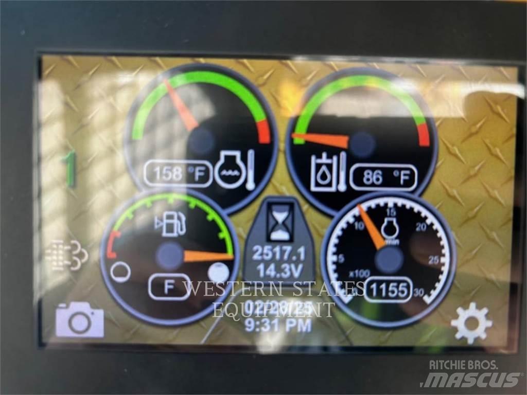 CAT 259D3 Smykem řízené nakladače