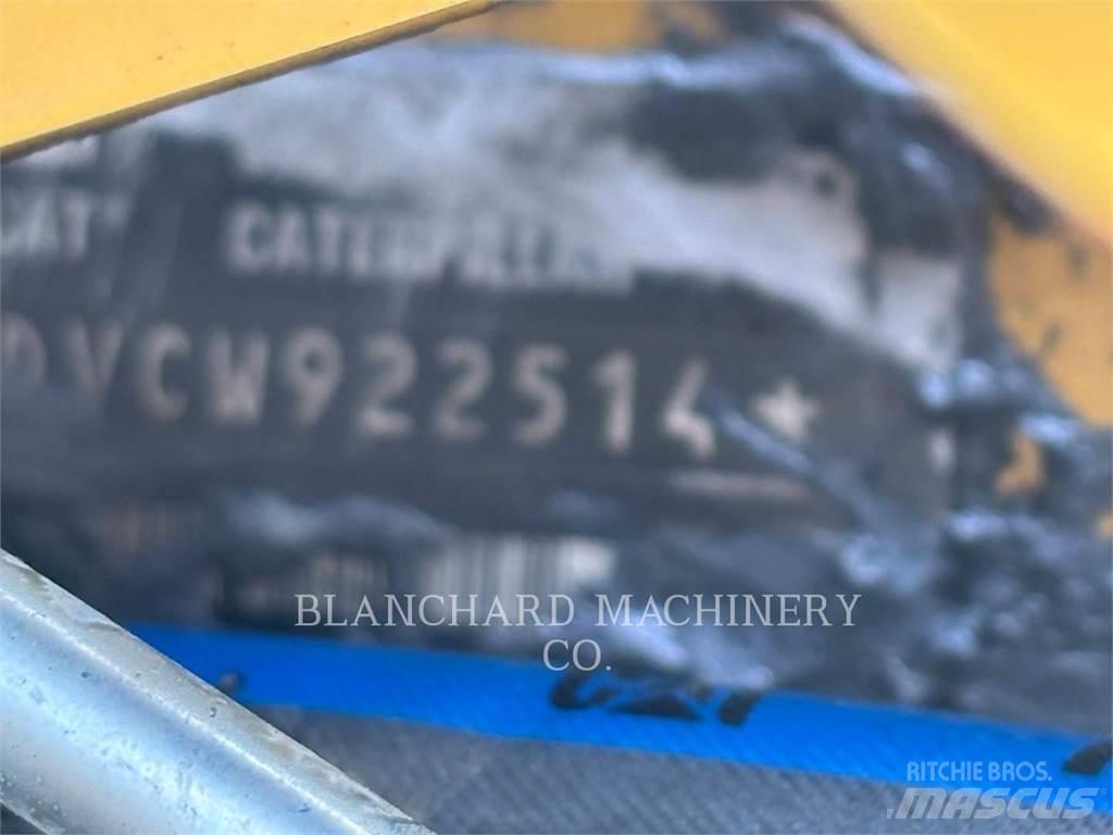 CAT 259D3 Pásové nakladače