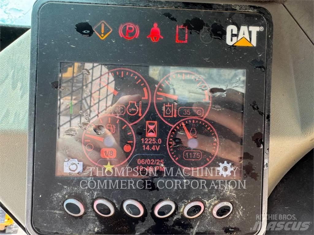 CAT 259D3 Pásové nakladače