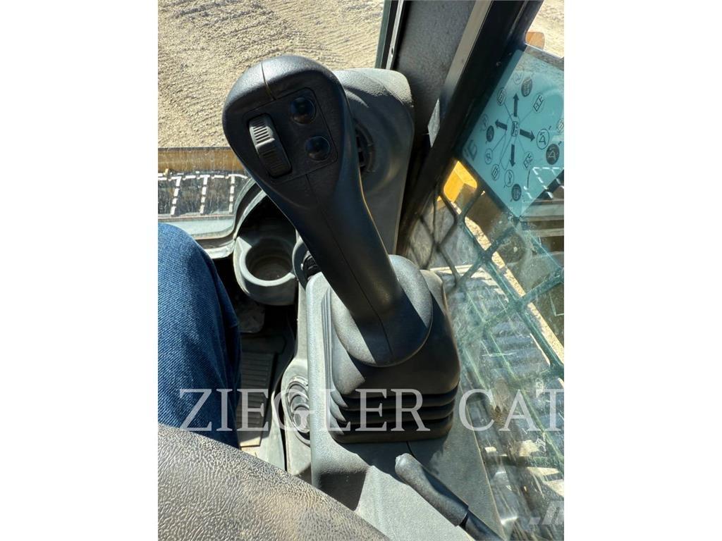 CAT 259D3 Pásové nakladače