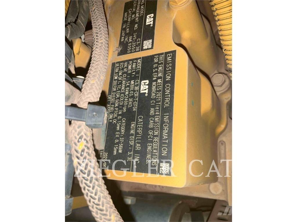 CAT 259D3 Pásové nakladače