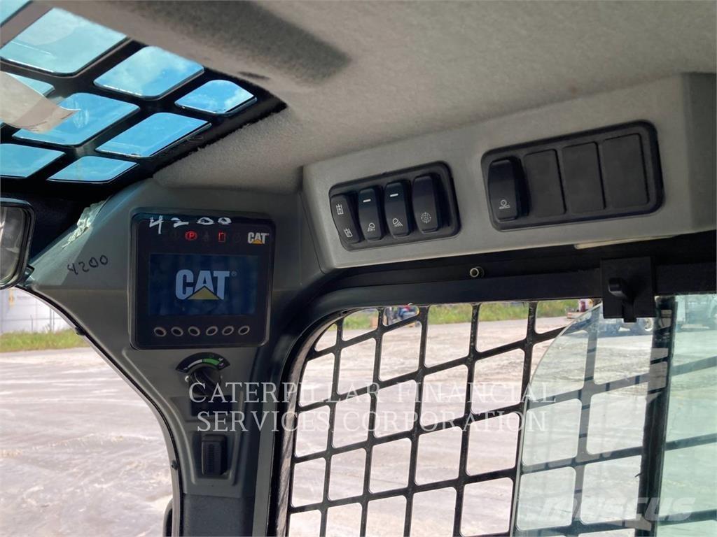 CAT 259D3 Pásové nakladače