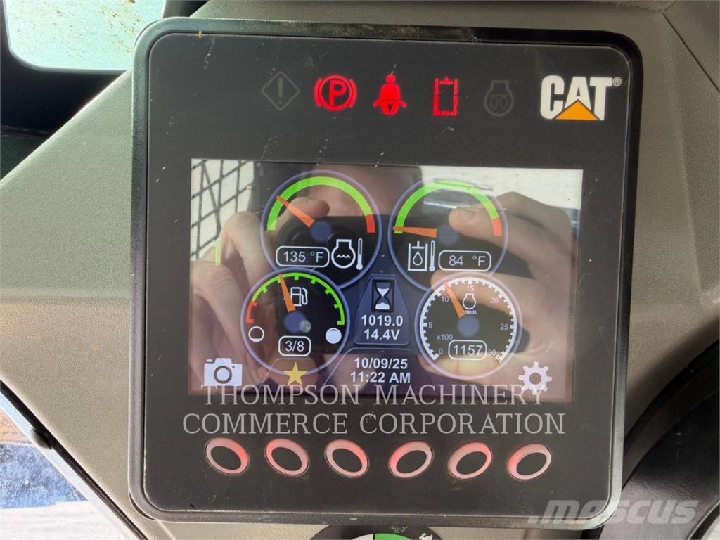 CAT 259D3 Pásové nakladače