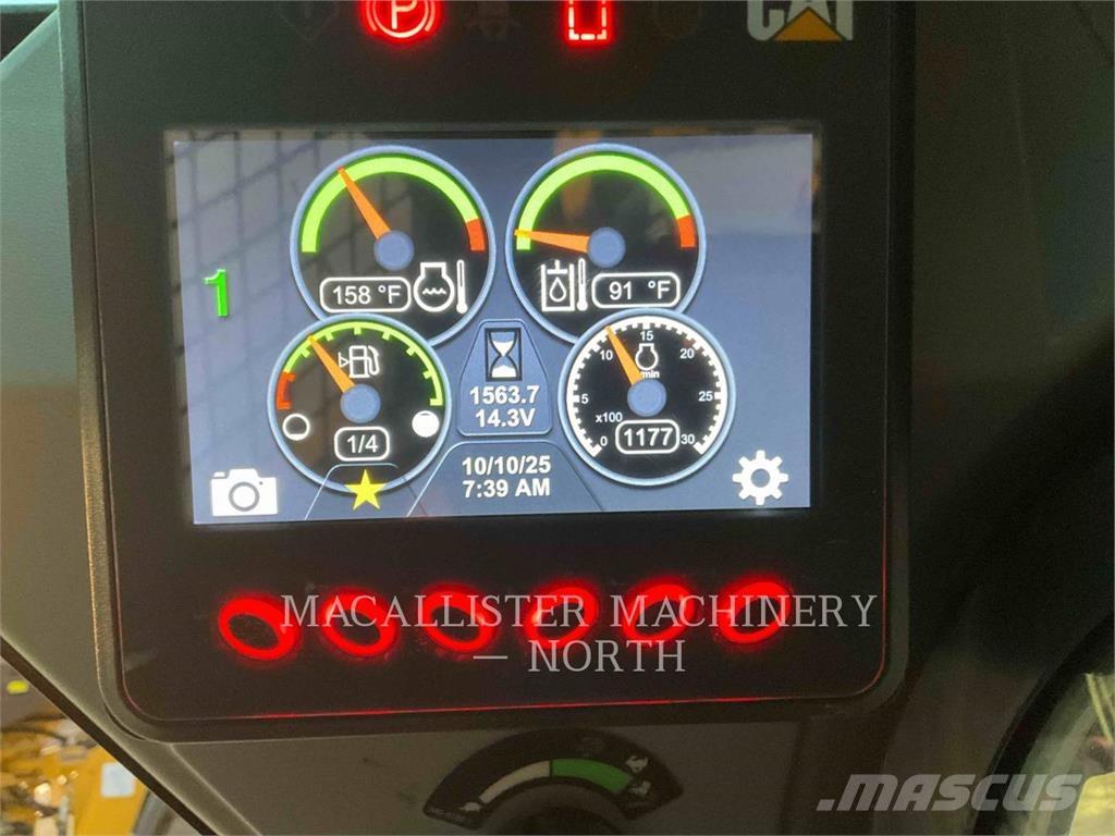 CAT 259D3 AQB Smykem řízené nakladače