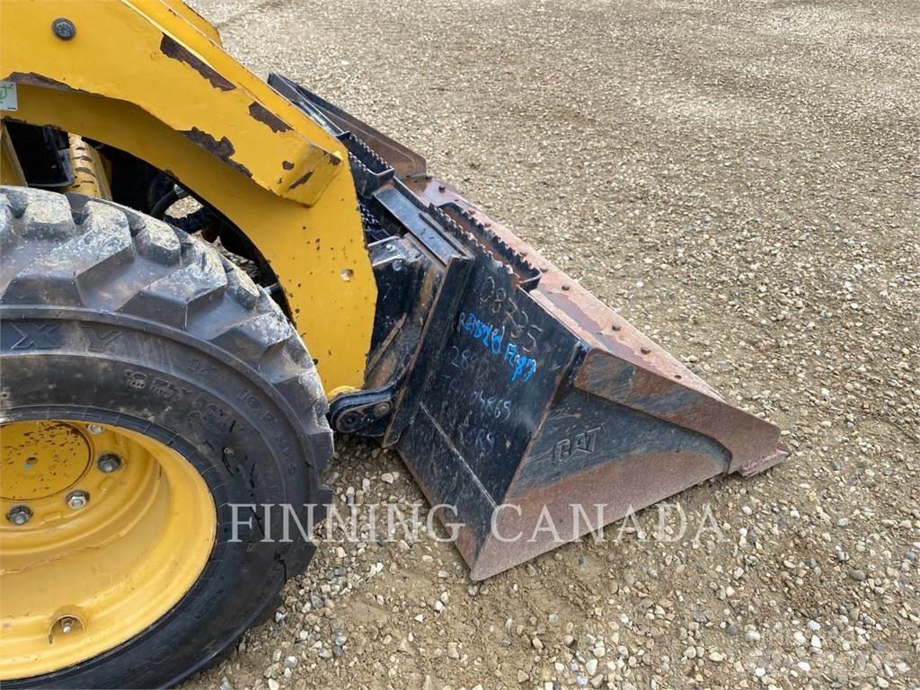 CAT 262D Smykem řízené nakladače