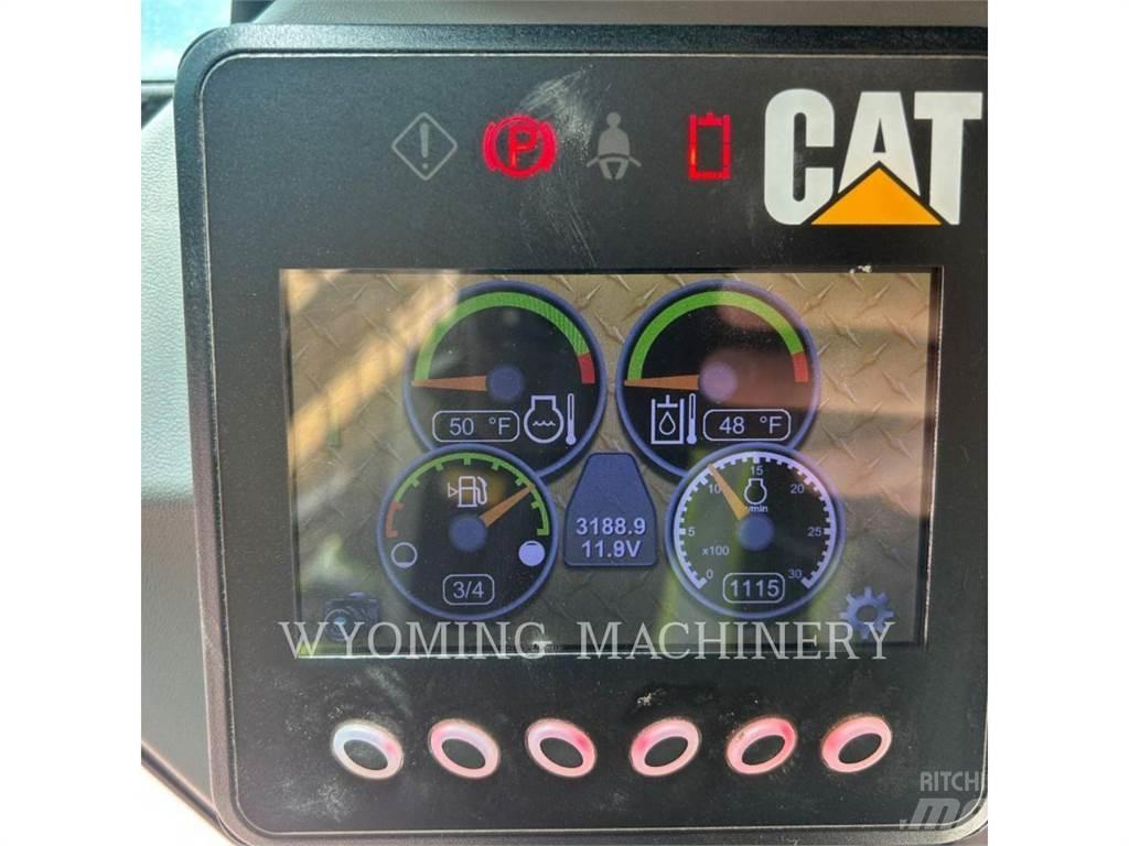 CAT 262D Smykem řízené nakladače