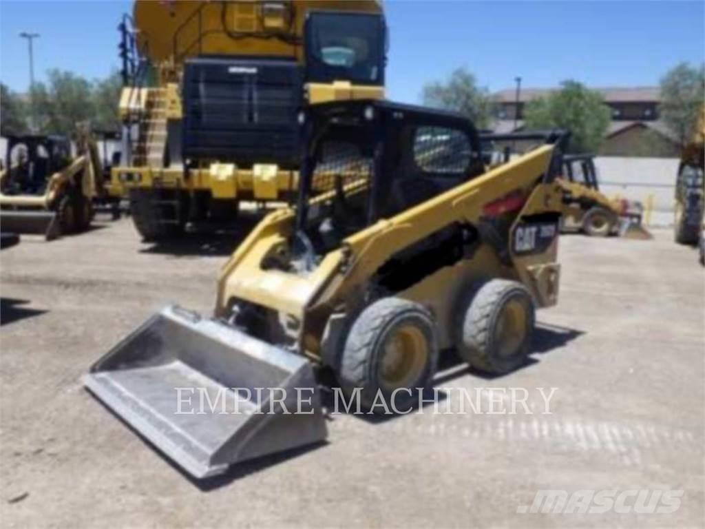 CAT 262D Smykem řízené nakladače