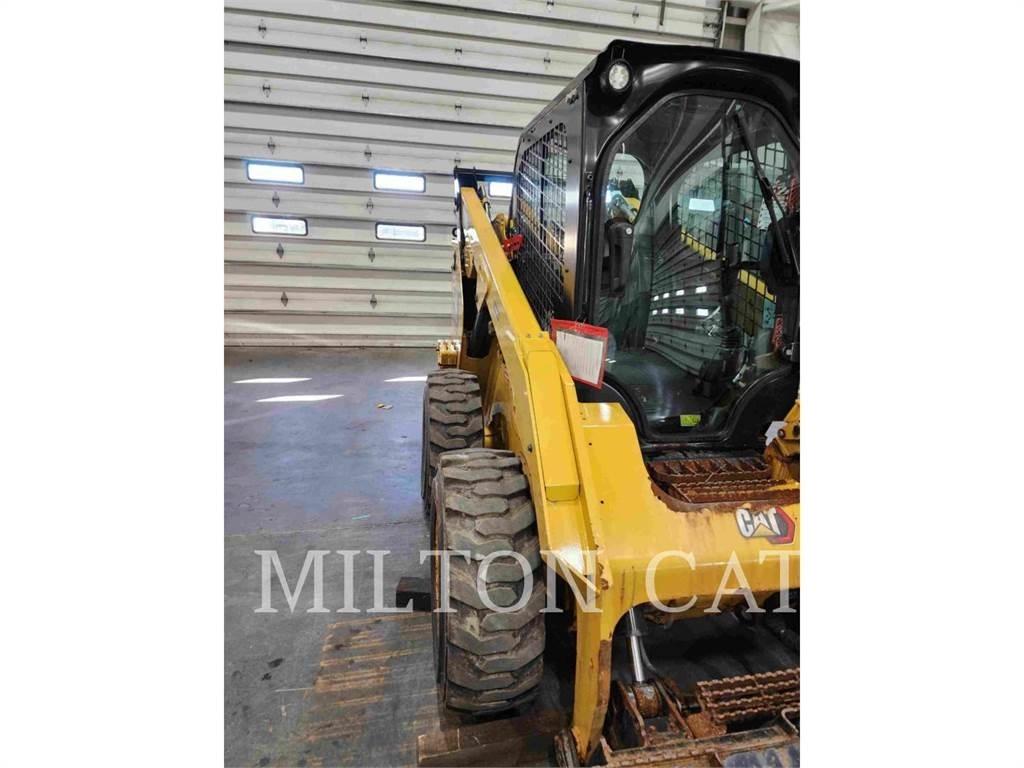 CAT 262D 3 Smykem řízené nakladače