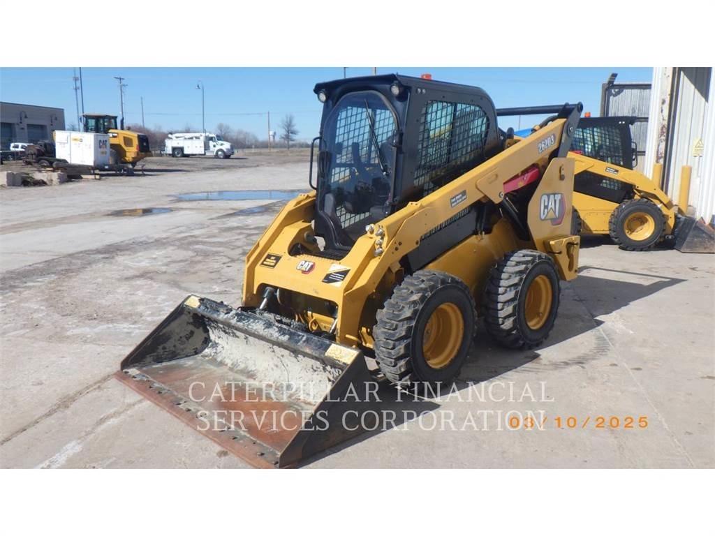 CAT 262D3 Smykem řízené nakladače