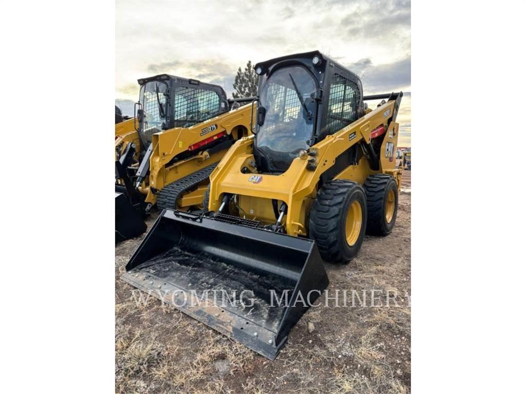 CAT 262D3 Smykem řízené nakladače