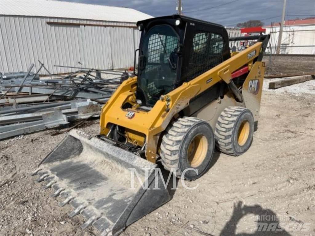 CAT 262D3 Smykem řízené nakladače