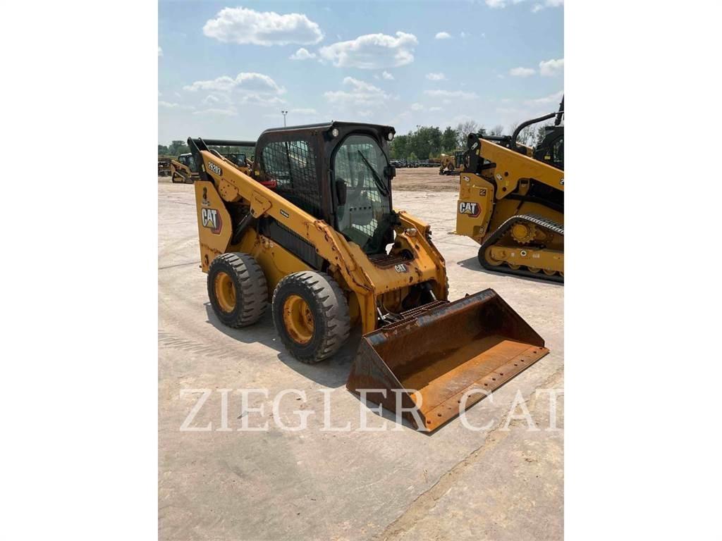 CAT 262D3 Smykem řízené nakladače