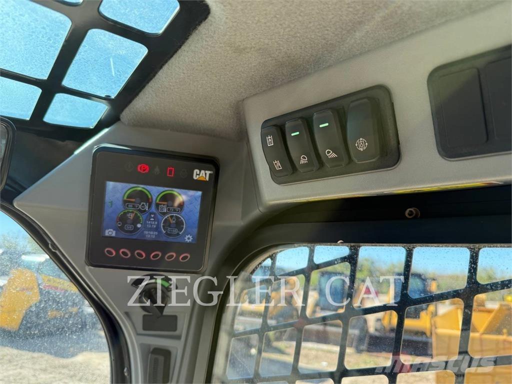 CAT 262D3 Smykem řízené nakladače