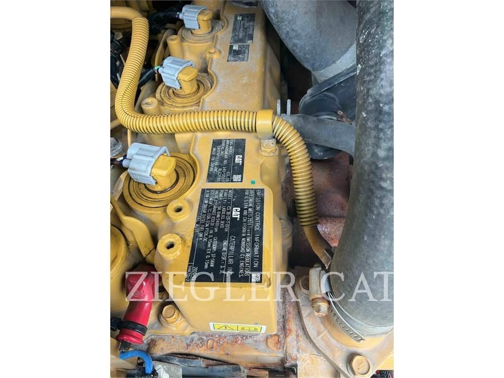 CAT 262D3 Smykem řízené nakladače