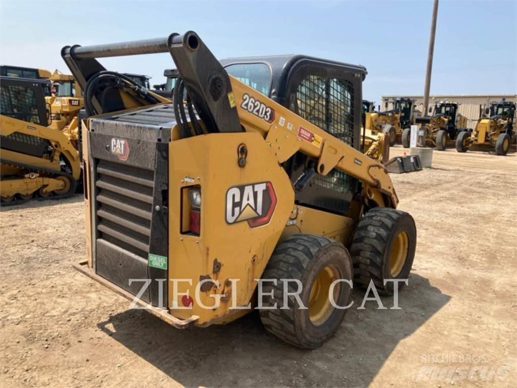 CAT 262D3 Smykem řízené nakladače
