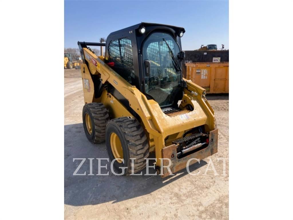 CAT 262D3 Smykem řízené nakladače