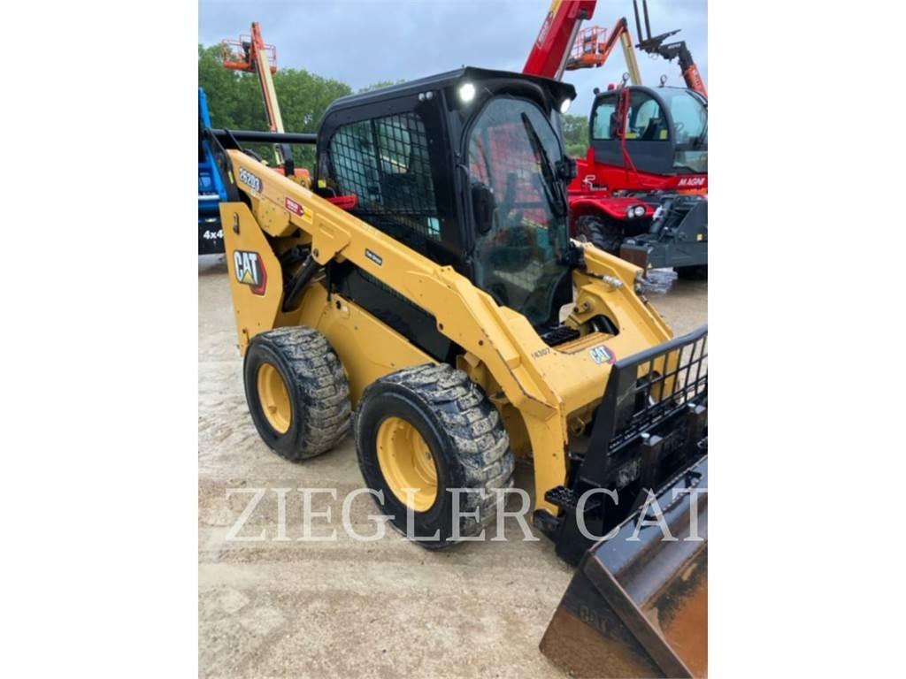 CAT 262D3 Smykem řízené nakladače