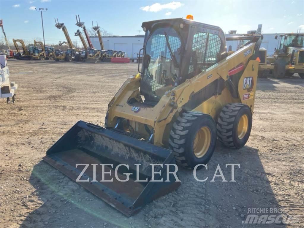 CAT 262D3 Smykem řízené nakladače