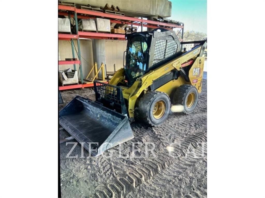 CAT 262D3 Smykem řízené nakladače