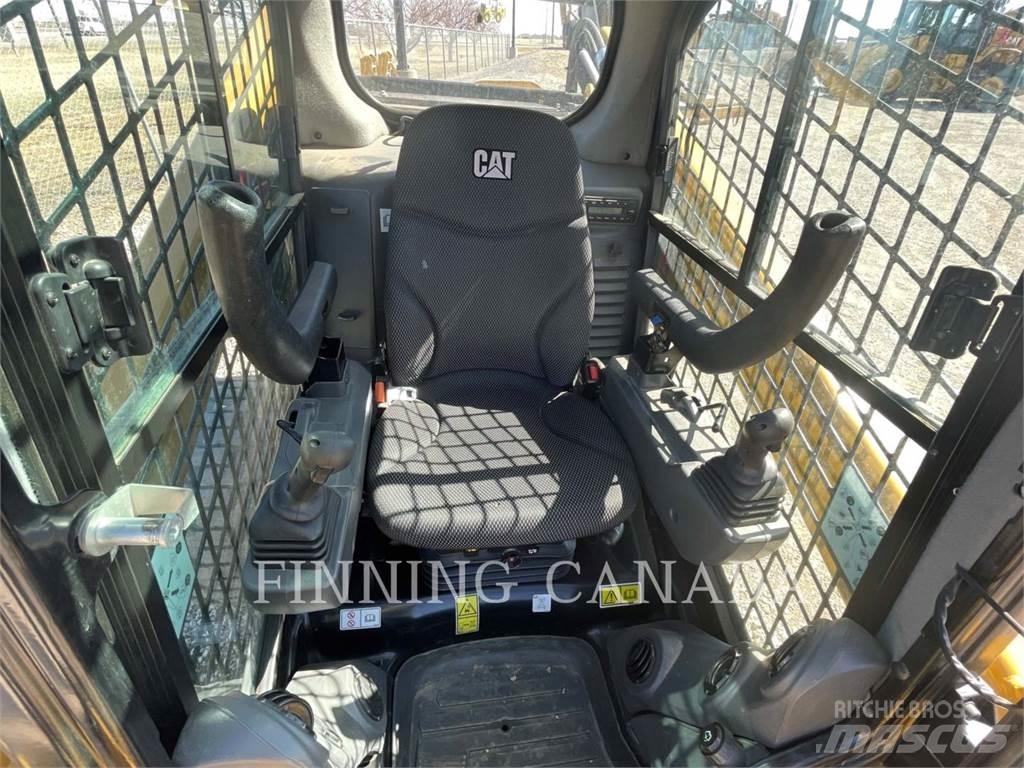 CAT 262D3 Smykem řízené nakladače