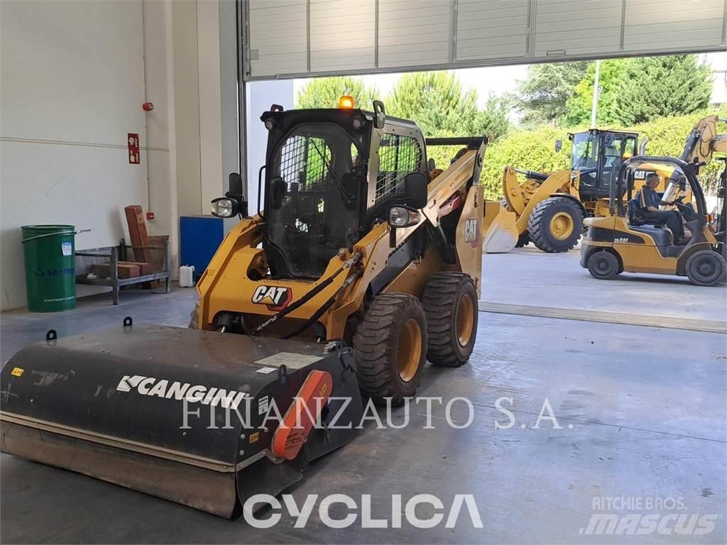 CAT 262D3 Smykem řízené nakladače