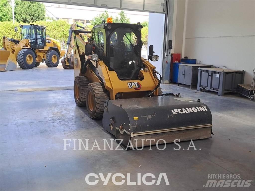 CAT 262D3 Smykem řízené nakladače