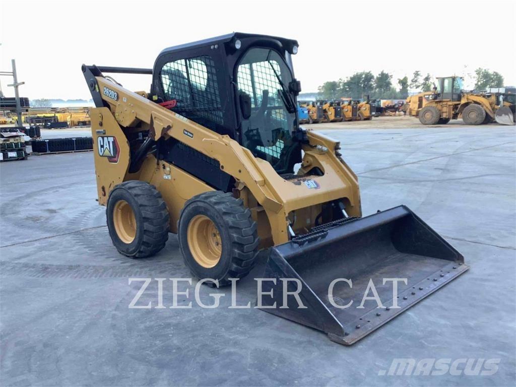 CAT 262D3 Smykem řízené nakladače