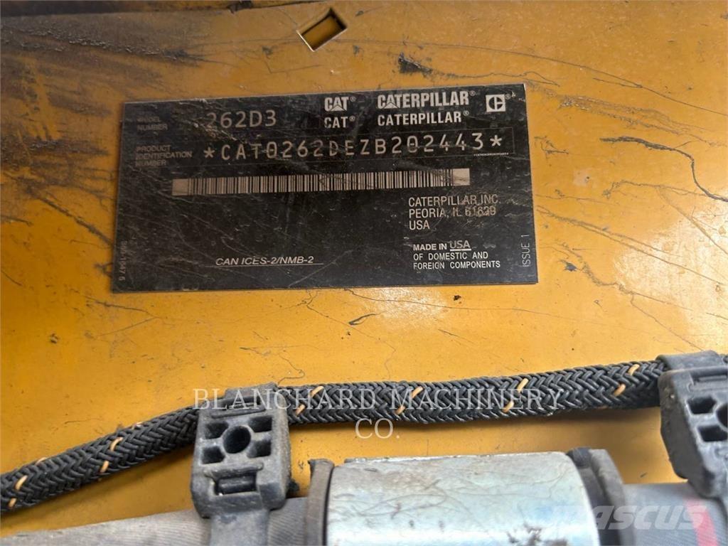 CAT 262D3 Smykem řízené nakladače