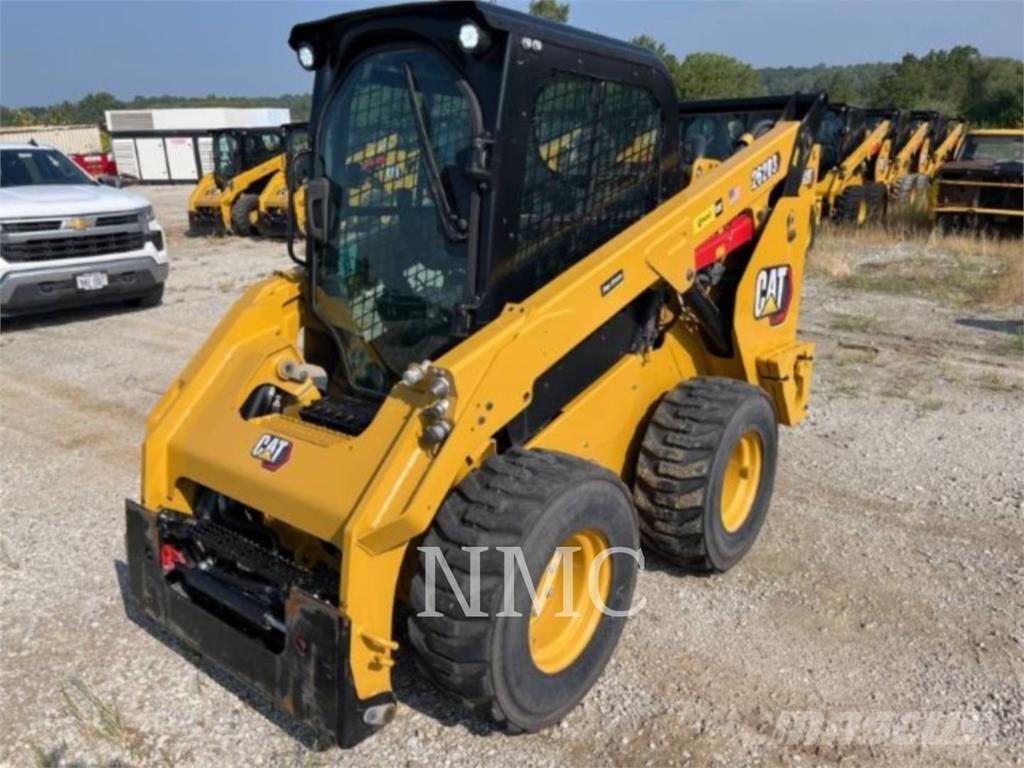 CAT 262D3 Smykem řízené nakladače