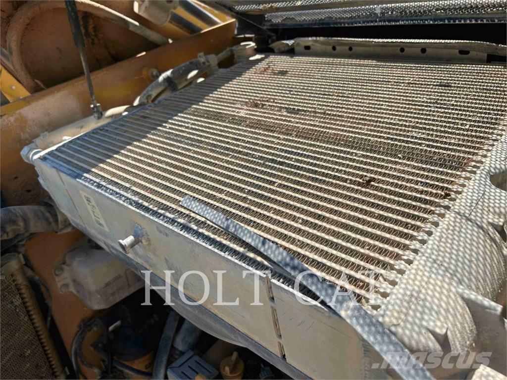 CAT 262D3 Smykem řízené nakladače