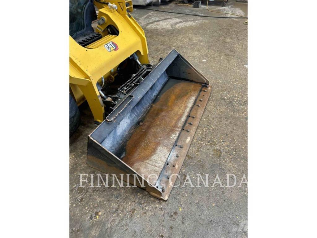 CAT 262D3 Smykem řízené nakladače