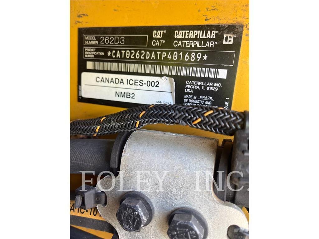 CAT 262D3 Smykem řízené nakladače