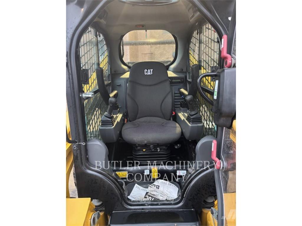 CAT 262D3 C3H2 Smykem řízené nakladače