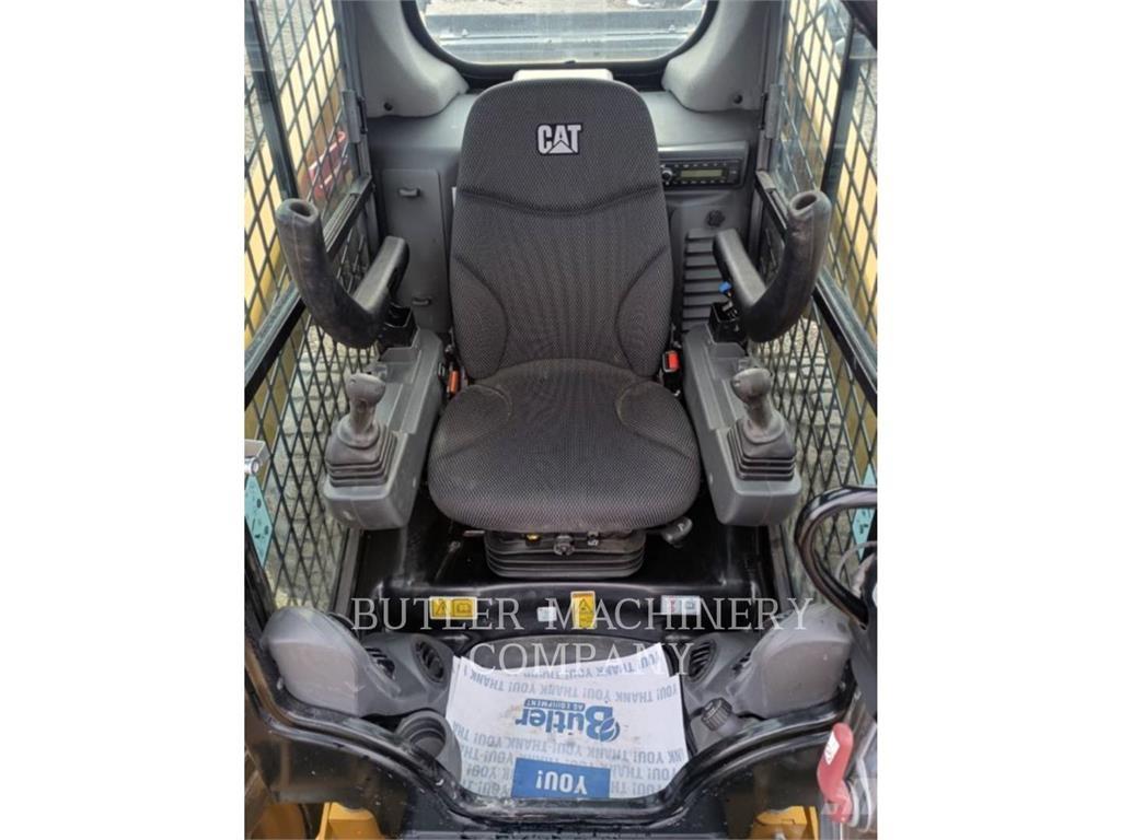 CAT 262D3 C3H3 Smykem řízené nakladače