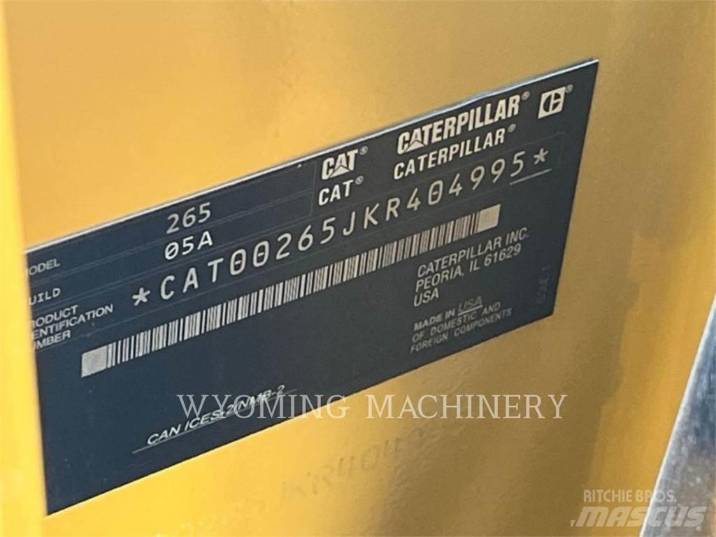 CAT 265 Smykem řízené nakladače