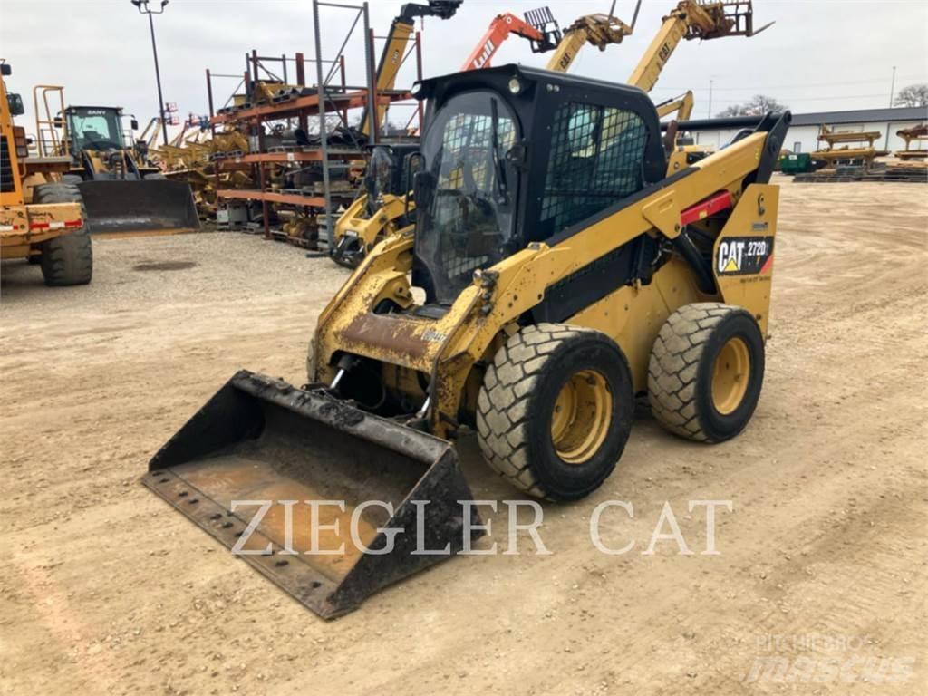 CAT 272D2 Smykem řízené nakladače