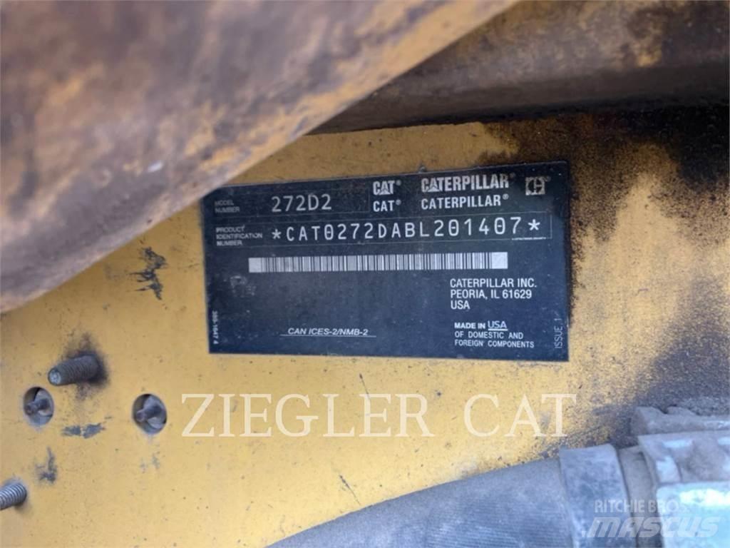 CAT 272D2 Smykem řízené nakladače