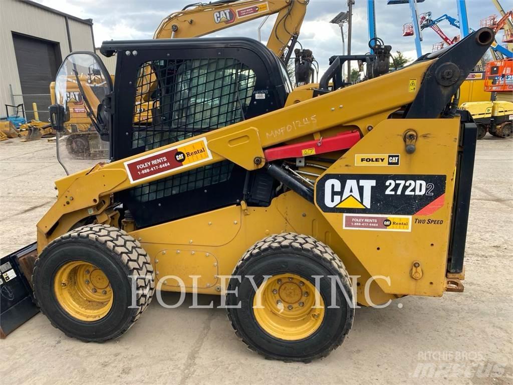 CAT 272D2 Smykem řízené nakladače
