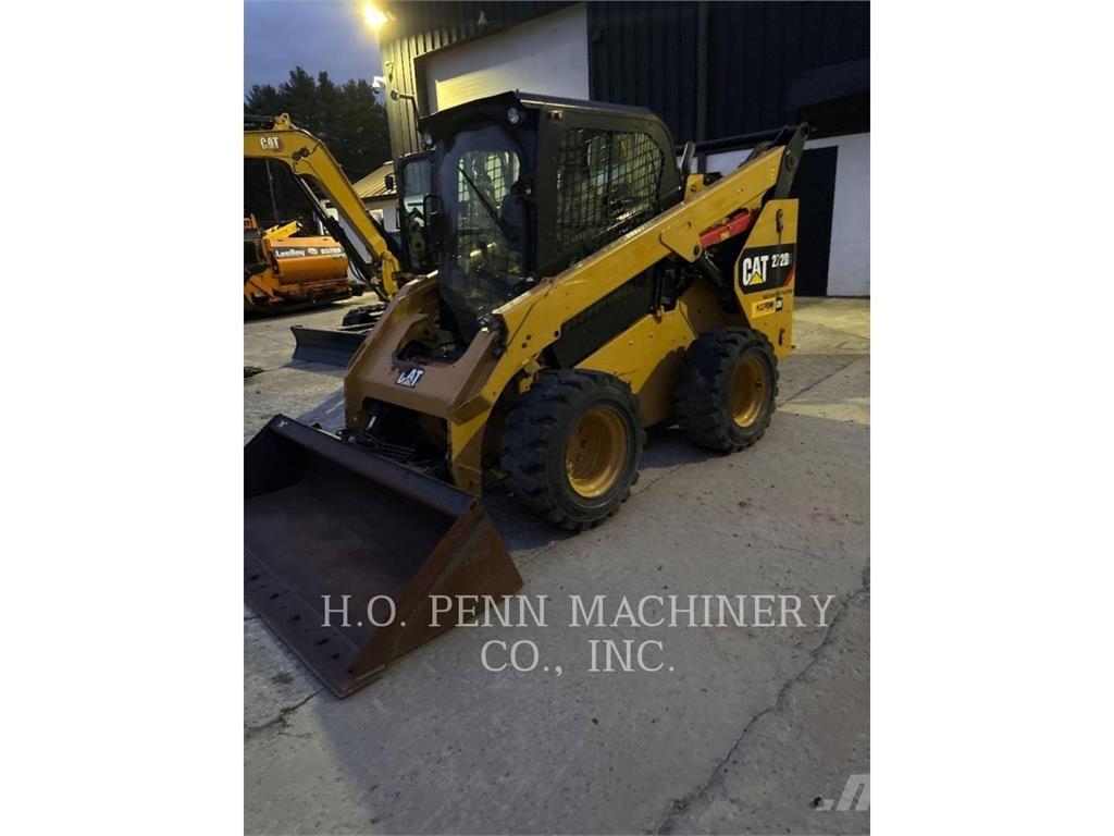 CAT 272D2 Smykem řízené nakladače