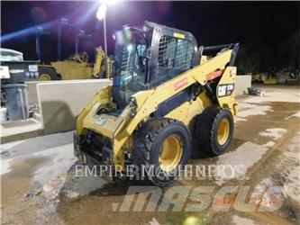 CAT 272D2 XHP Smykem řízené nakladače