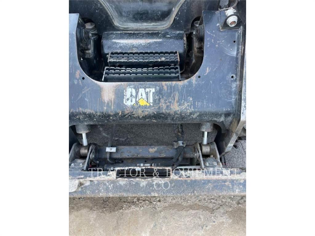 CAT 272D2 XHP Smykem řízené nakladače