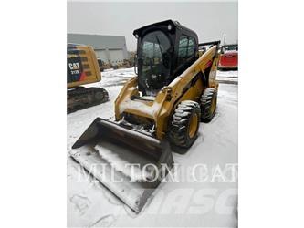 CAT 272D3 Smykem řízené nakladače