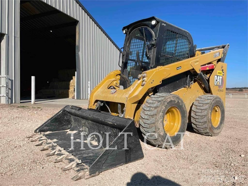 CAT 272D3 Smykem řízené nakladače